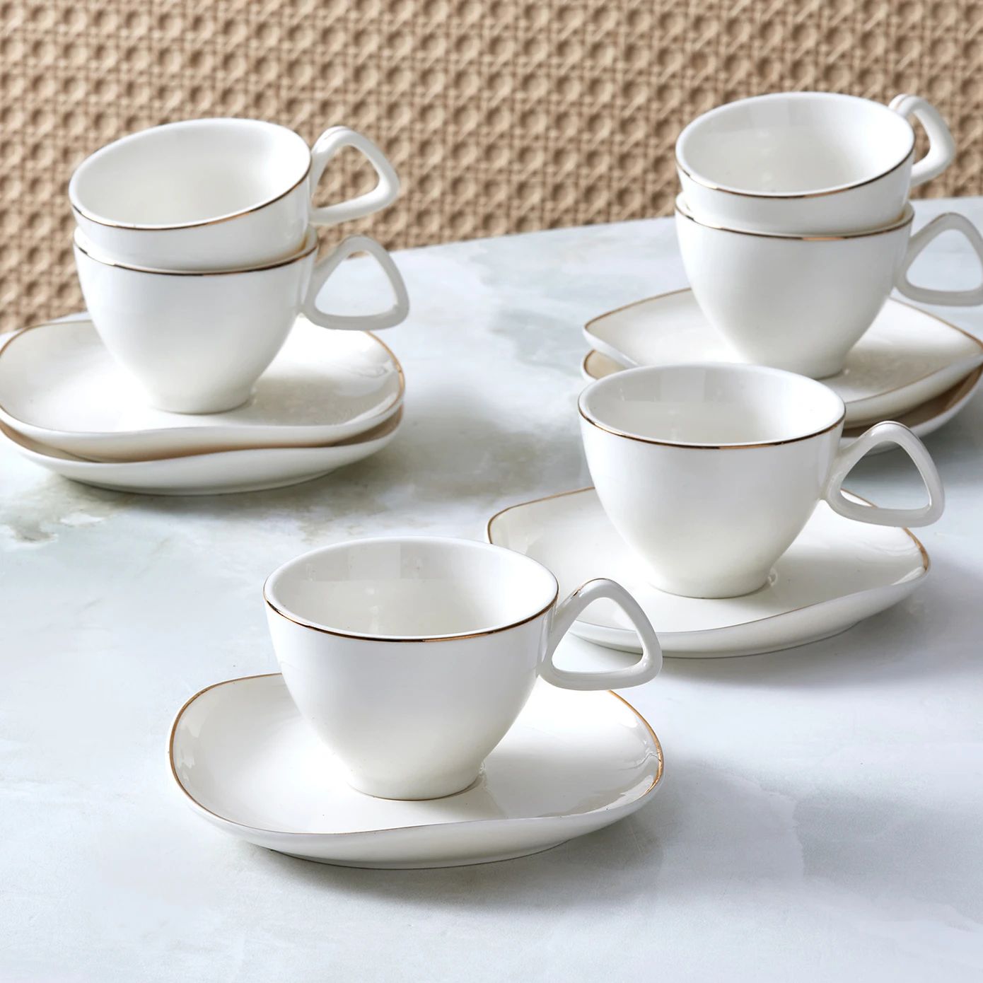 KARACA STREAMLINE MIDDLE ESPRESSO KAFFESÆT 12 DELE, 80 ML, HVID/GULD