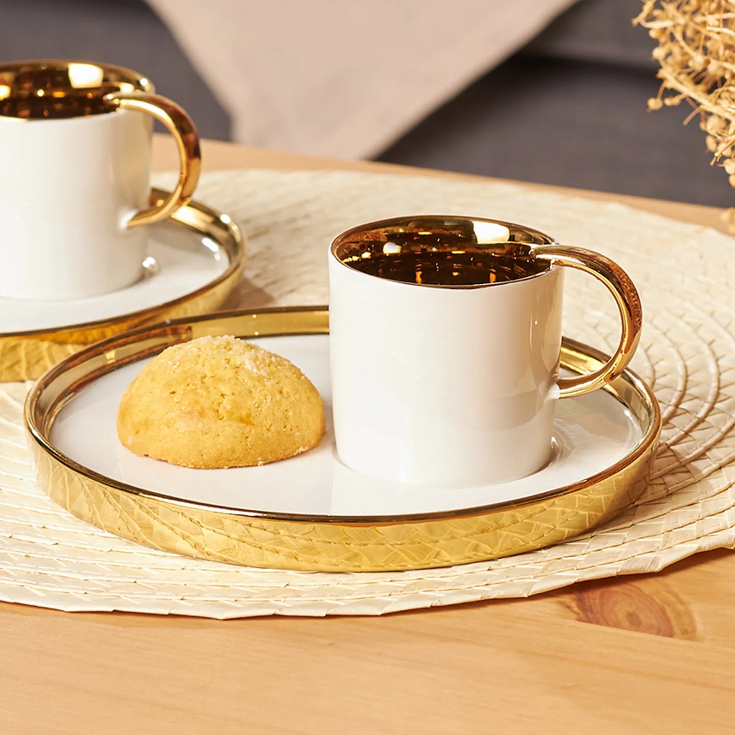 KARACA LEVIN ESPRESSOKOPPER TIL 2 PERSONER (100 ml.), HVID/GULD