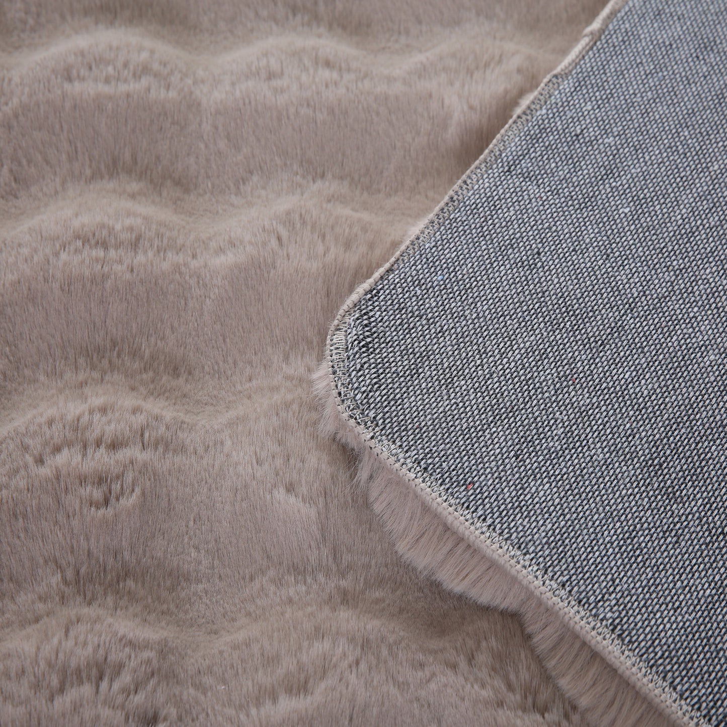 Soft Pels Med Bølger Beige