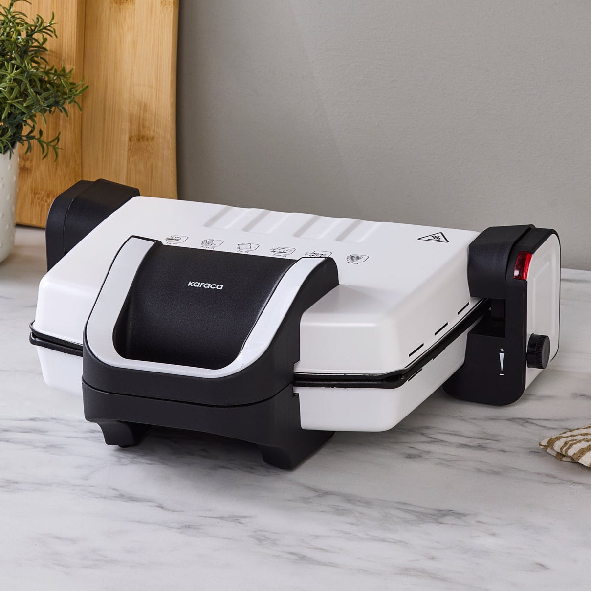 Karaca Future Toastgrill Pearl White 1800 W – 4-skivers kapacitet