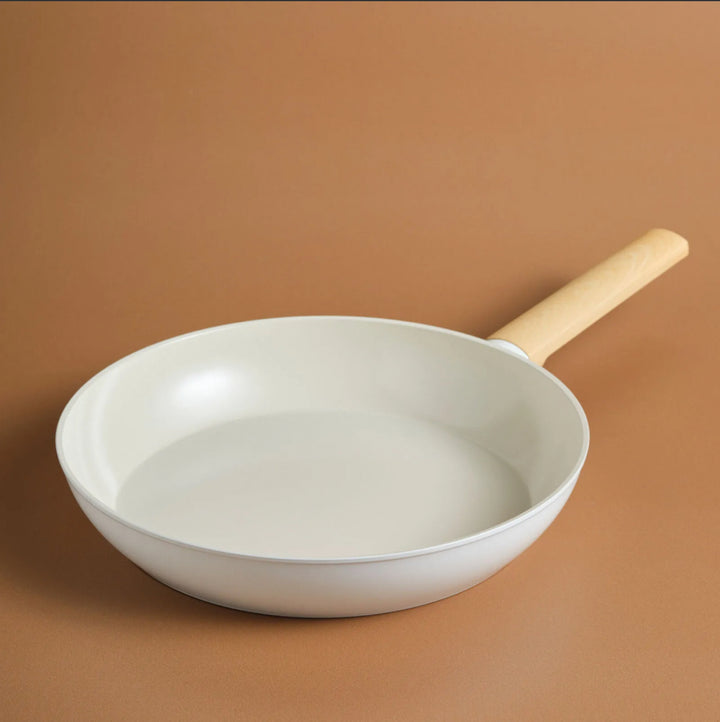 Karaca Swiss Crystal Almond Cream stegepande – 30 cm