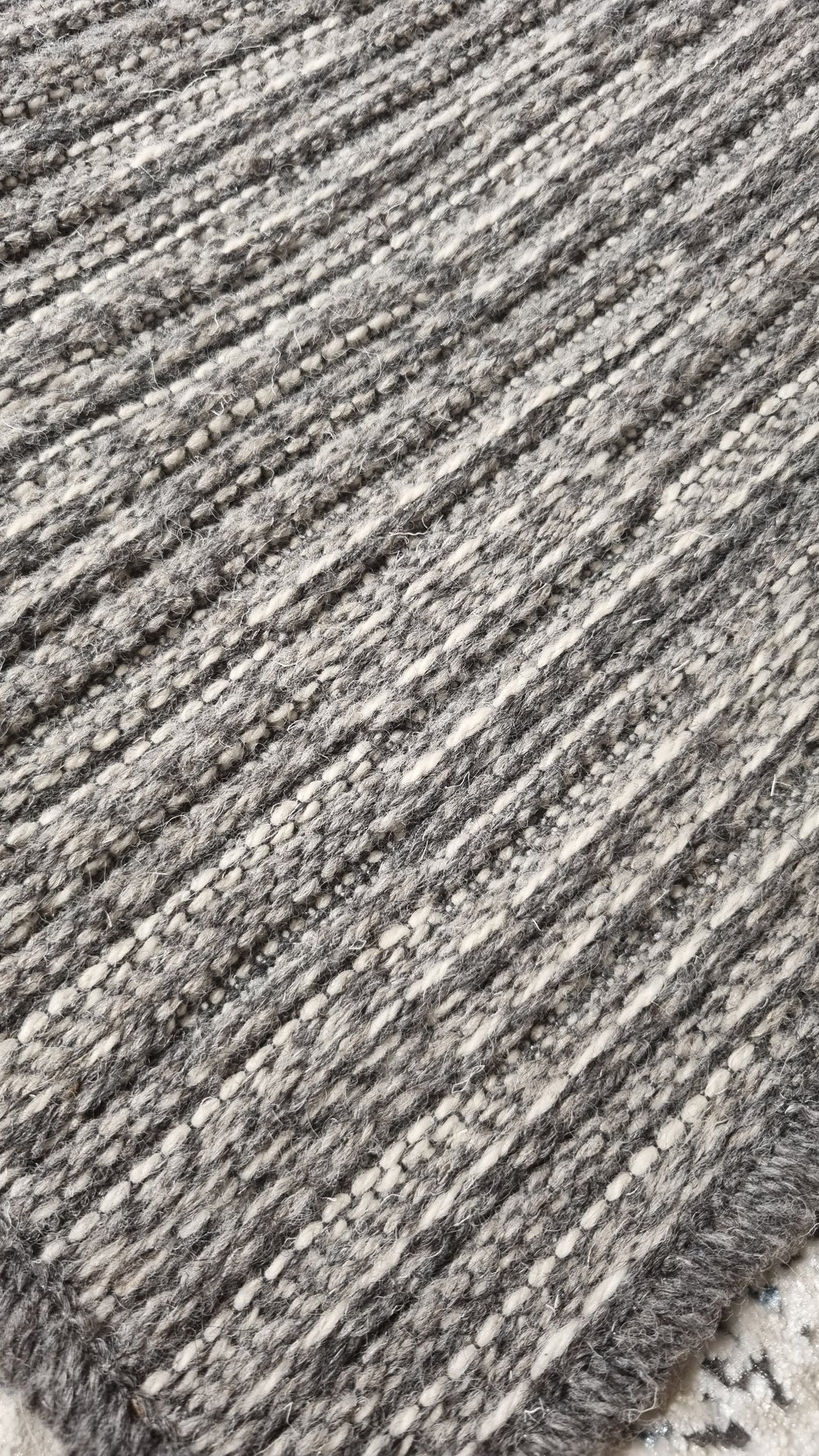 Fladvævet Uldtæppe - Mørkegrå Farve