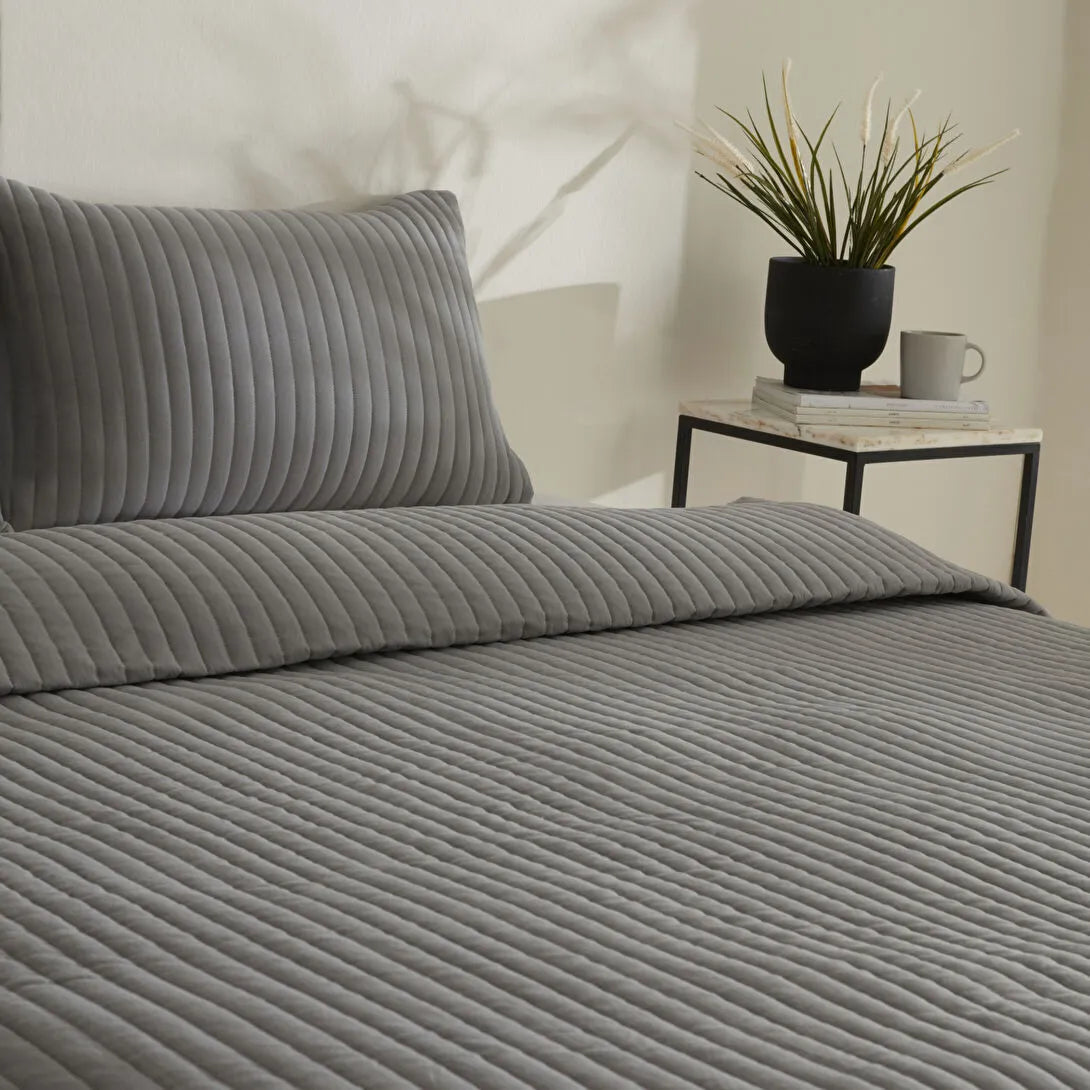 Karaca Home Elie – Dobbeltseng Sengetæppe 230x240 cm - Grå