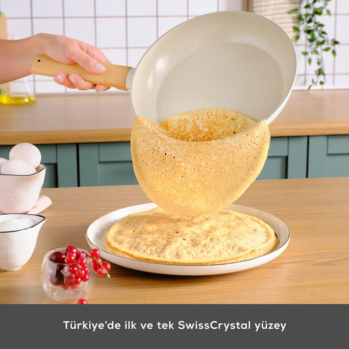 Karaca Swiss Crystal Induktions Stegepande | 22 cm | Mandelcreme