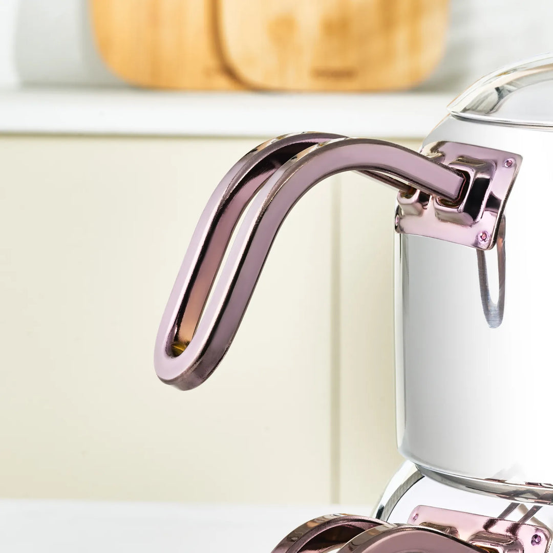 Karaca Manes Mellemstor Tekande med Induktionsbund 3,3 Liter – Rosa