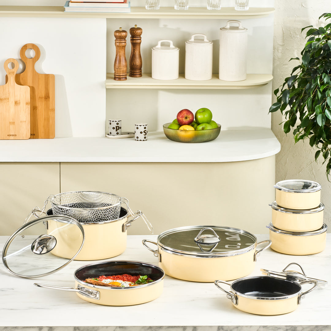 Karaca Erva 14 dele Emalje Grydesæt med Induktionsbund 28-24-18 cm – Creme