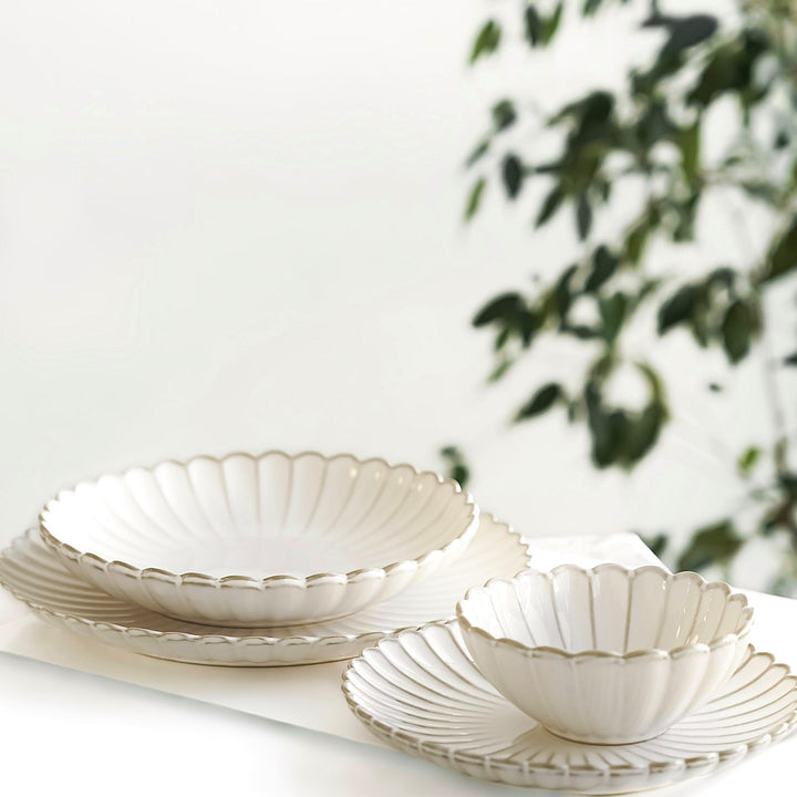 Almina Bloomy Porcelænssæt til 6 personer - 26 dele - Bølget - Creme/Beige
