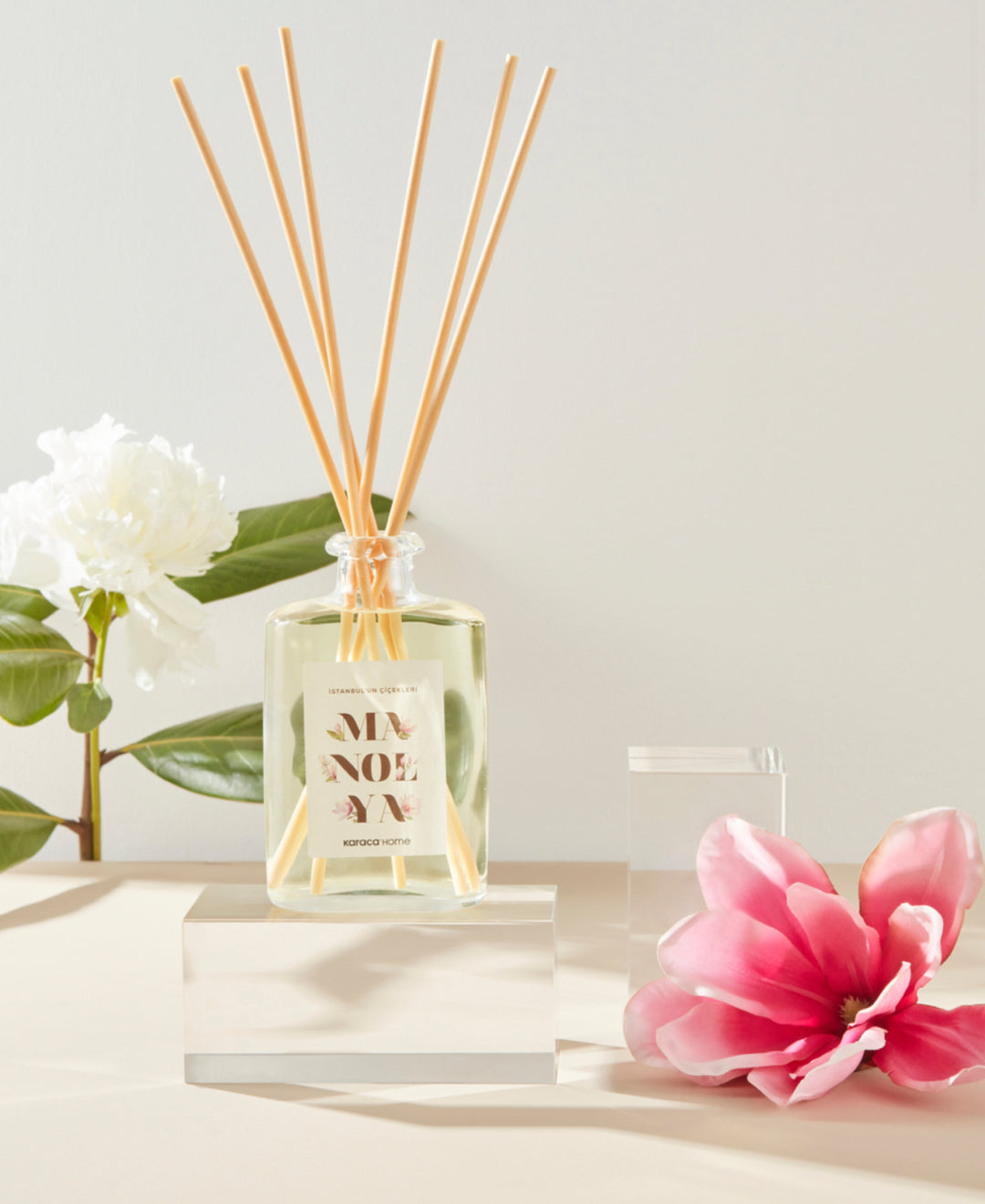 Karaca Home Istanbul’s Blomster-serie Duftspreder med Duftpinde – Magnolia – 200 ml