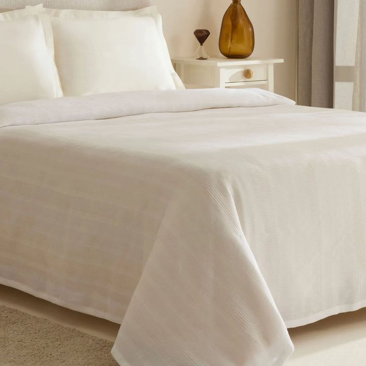 Karaca Home Layna Ecocell – Dobbeltseng Sengetæppe 200x220 cm, Råhvid