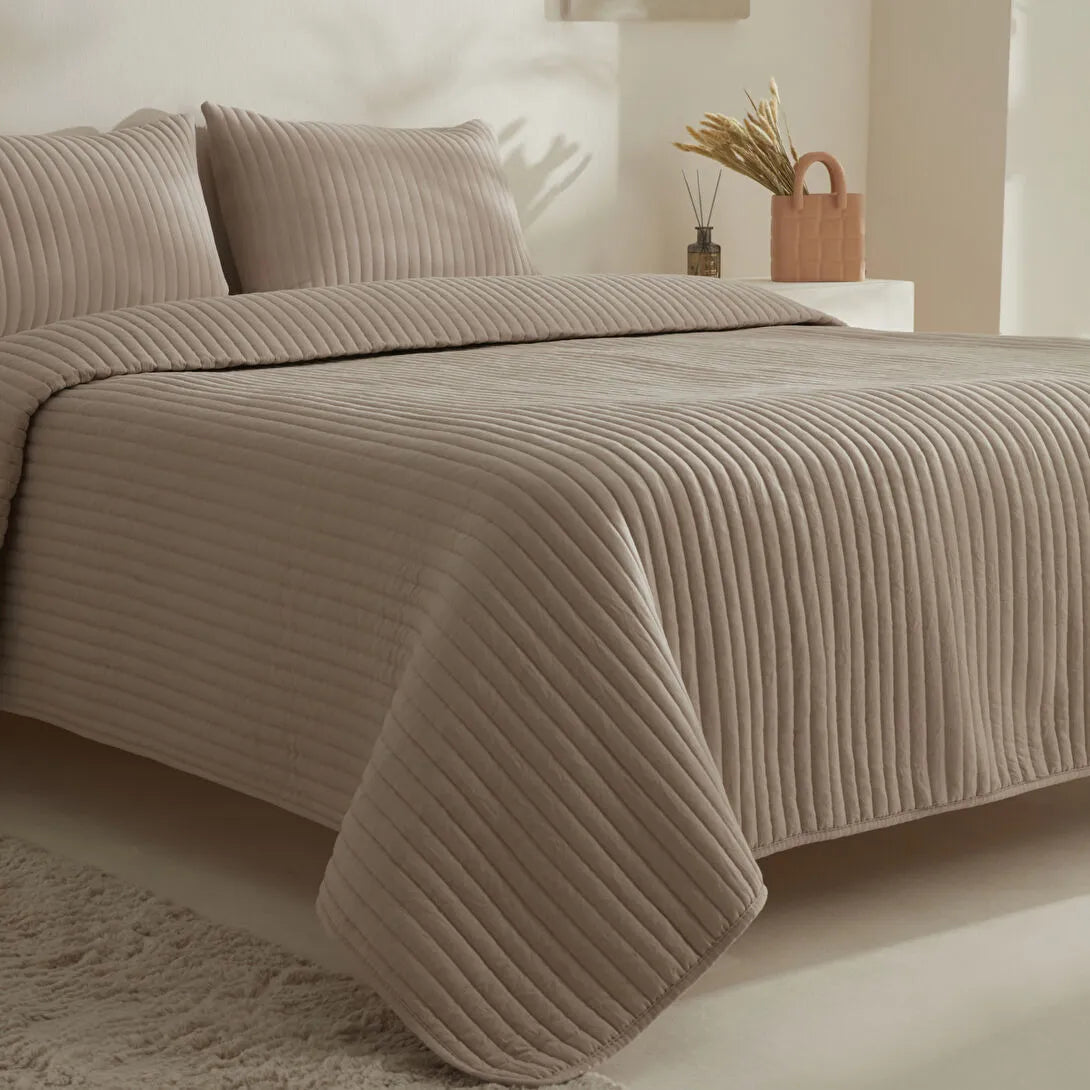 Karaca Home Elie – Dobbeltseng Sengetæppe 230x240 cm - Beige