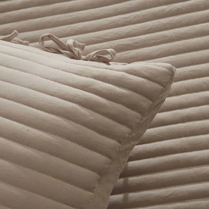 Karaca Home Elie – Dobbeltseng Sengetæppe 230x240 cm - Beige