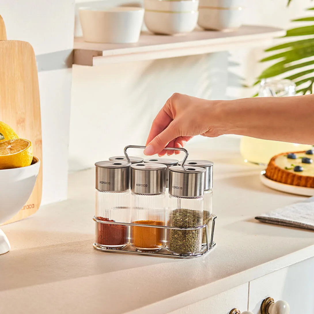 Karaca Ripple Inox Krydderisæt – 13 Dele i Glas & Rustfrit Stål