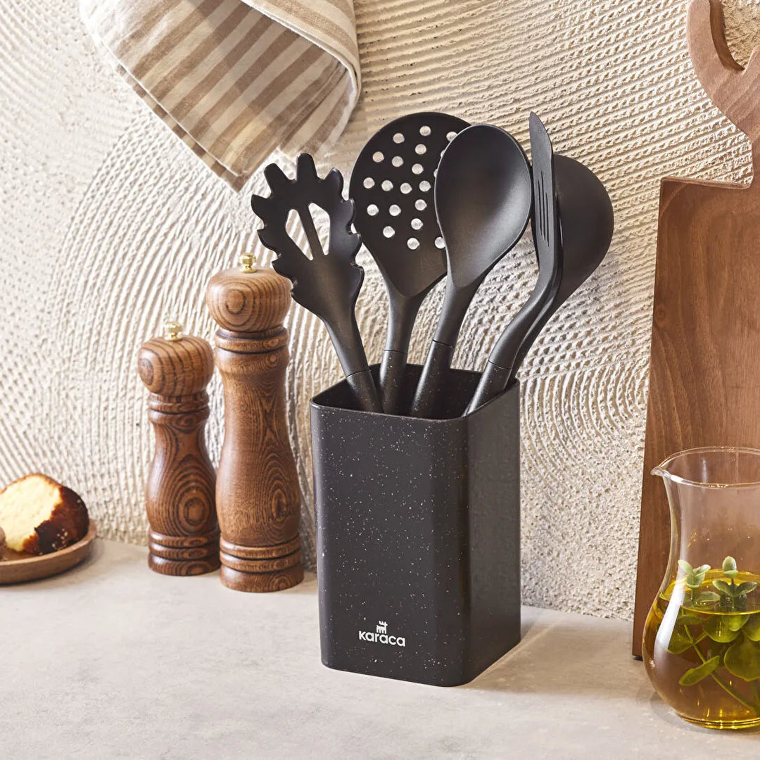 Karaca Misto Køkkenredskabssæt m/Elegant Stand – 6 Dele