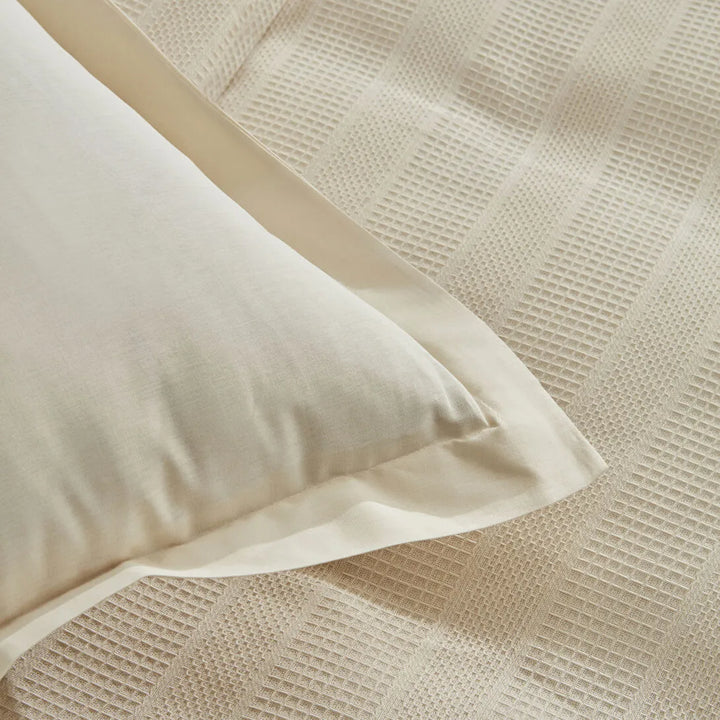 Karaca Home Aurora – Dobbeltseng Sengetæppe 240x260 cm - Krem