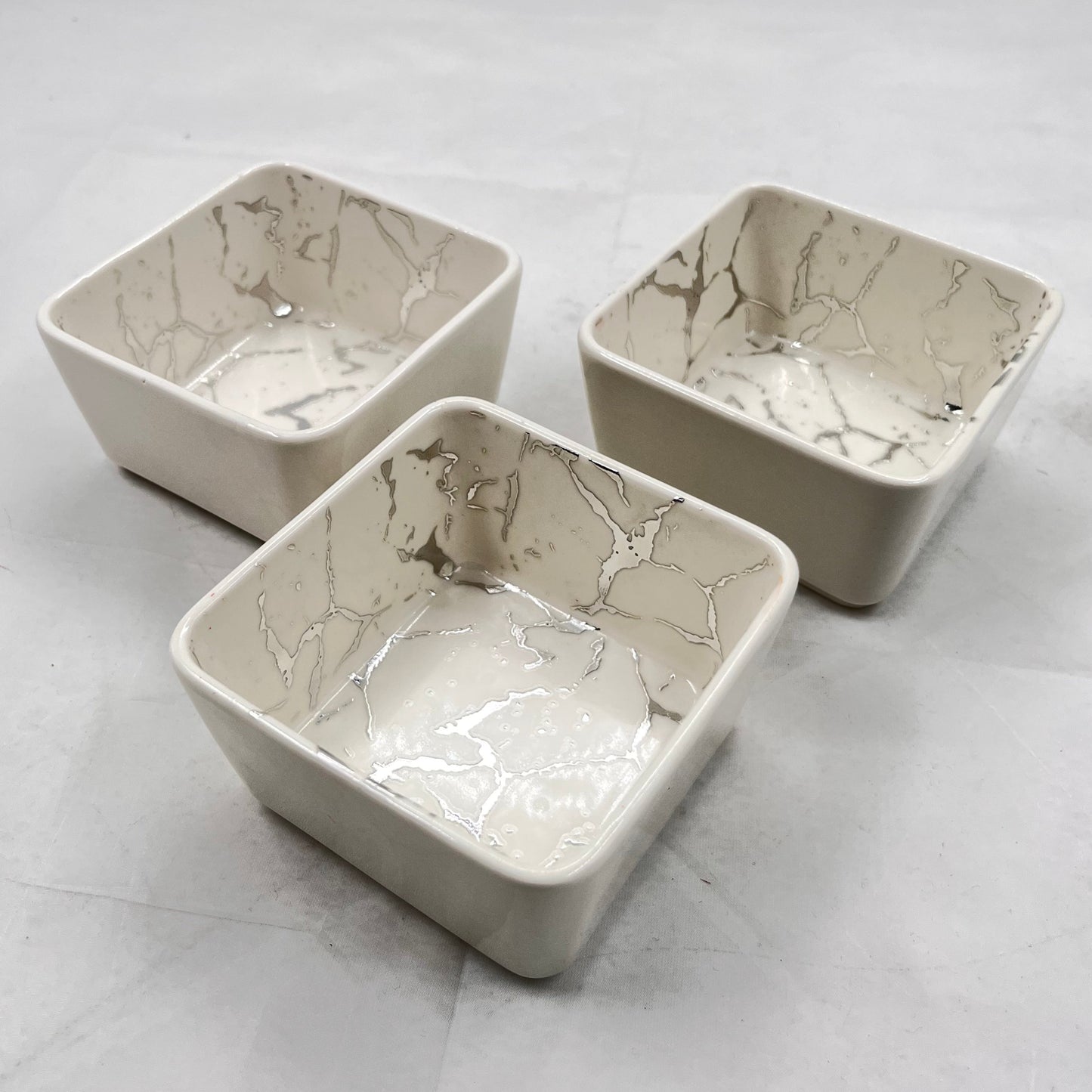 Marmor Porcelænsskåle med Sølvbakke og Glaslåg - Løven Home