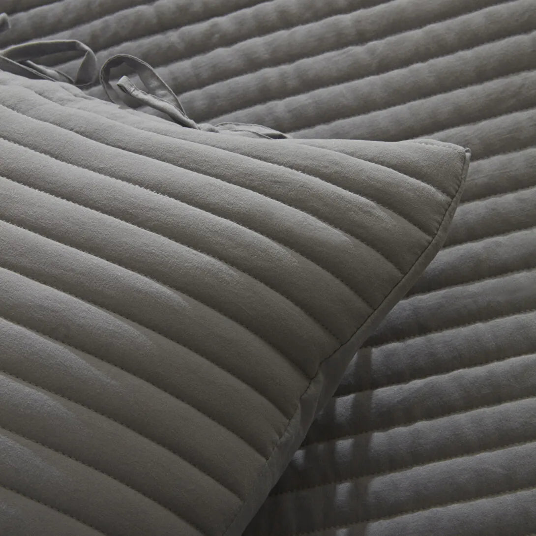 Karaca Home Elie – Dobbeltseng Sengetæppe 230x240 cm - Grå