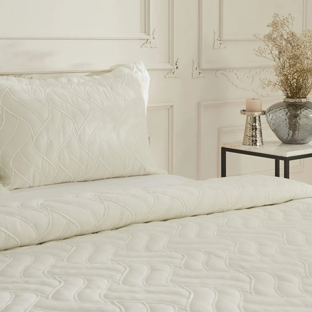Karaca Home Vega – Dobbeltseng Sengetæppe 240x260 cm - Hvid