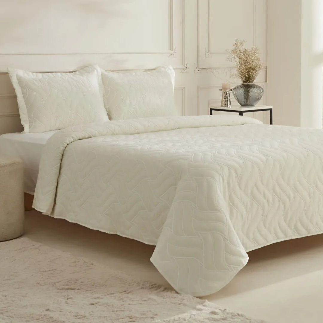 Karaca Home Vega – Dobbeltseng Sengetæppe 240x260 cm - Hvid