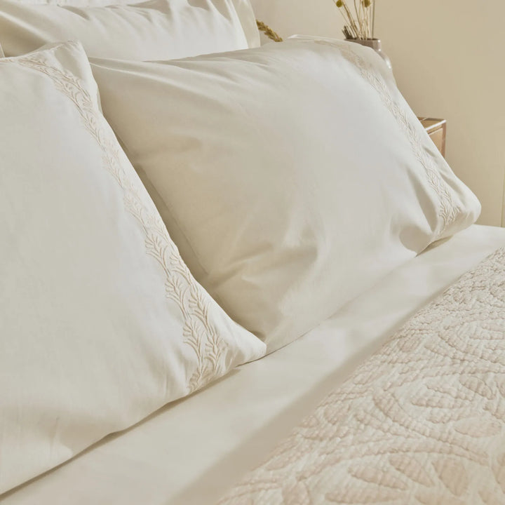 Karaca Home Shailyn Broderet Musselin Sengetæppesæt 200x220 cm (Dobbeltseng) | Rosa