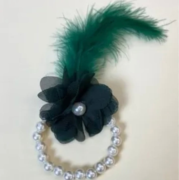 Brudepige Perle/Fjer Armbånd 10 Stk. Rød/Grøn/Burgundy/ Off White