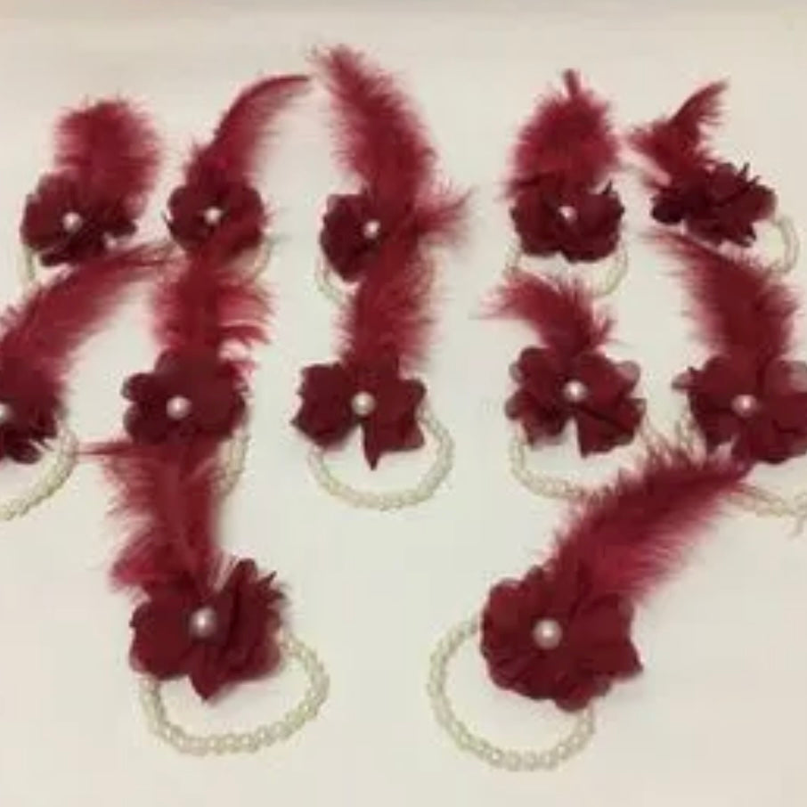 Brudepige Perle/Fjer Armbånd 10 Stk. Rød/Grøn/Burgundy/ Off White