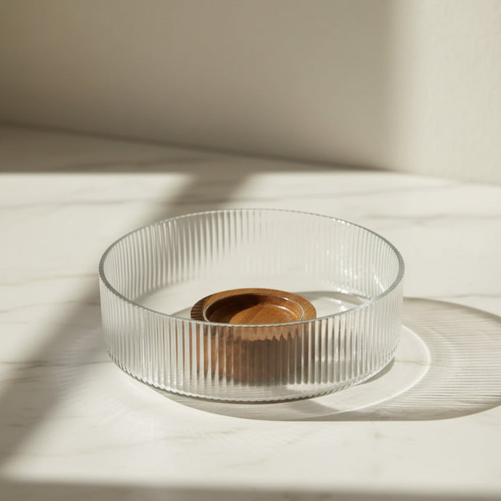Almina - Terra Bowl Grande glasskål på træfod - 26 x 11 cm | Glas/akacietræ | Klar/brun
