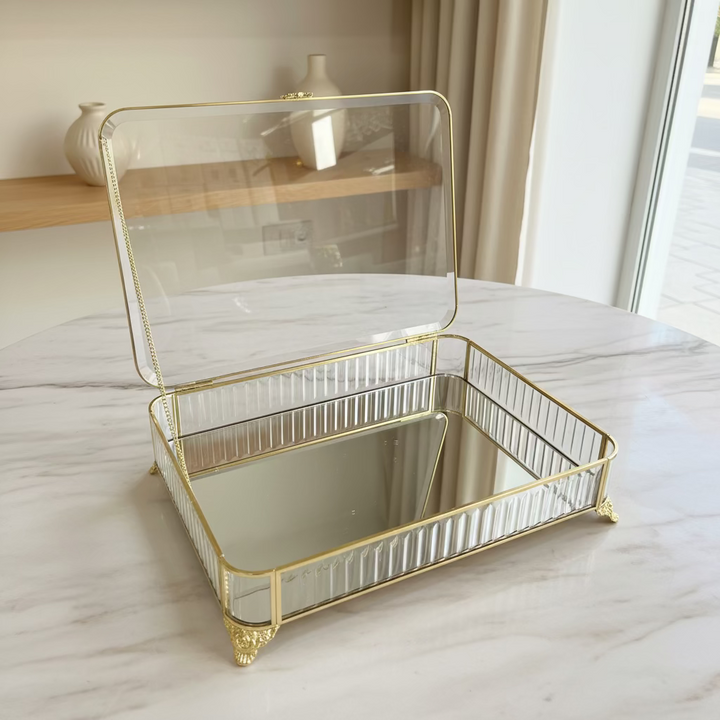 Almina - Elegance dekorativ opbevaringsboks – 35 × 25 × 8 cm | Glas/metal | Transparent/guld