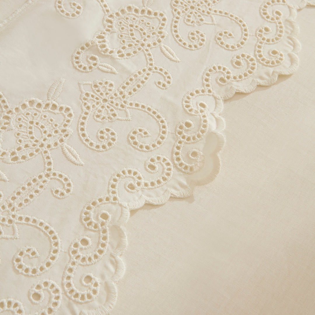 Karaca Home - Avenza broderet dobbelt dynebetræksæt – 200x220 cm | Bomuld | Hvid | 4 dele