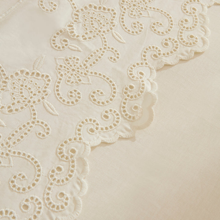 Karaca Home - Avenza broderet dobbelt dynebetræksæt – 200x220 cm | Bomuld | Hvid | 4 dele