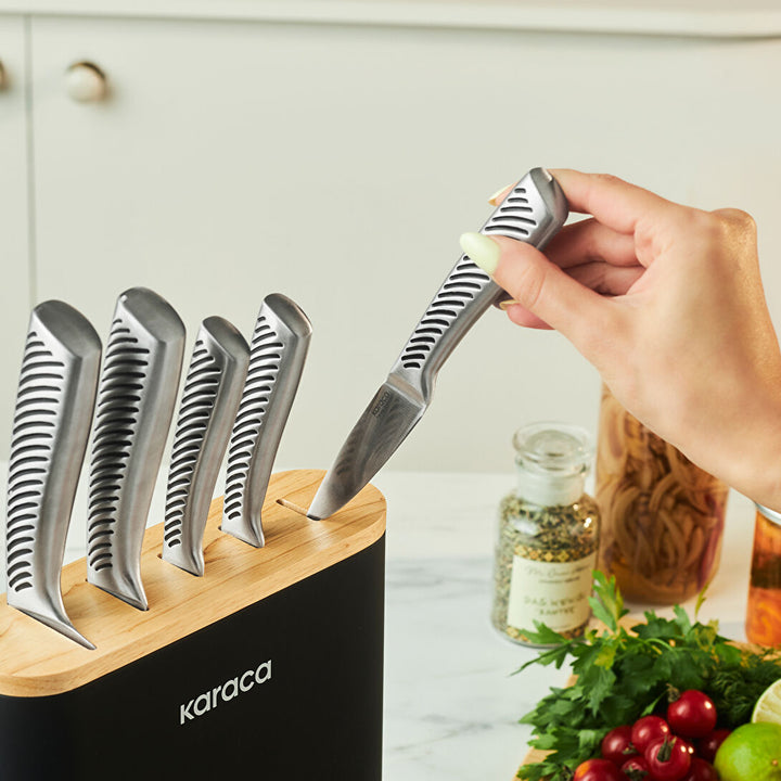 Karaca Samurai Knivsæt m/Stand – 6 dele – Massivt Japansk Stål - Sort/Træ Design