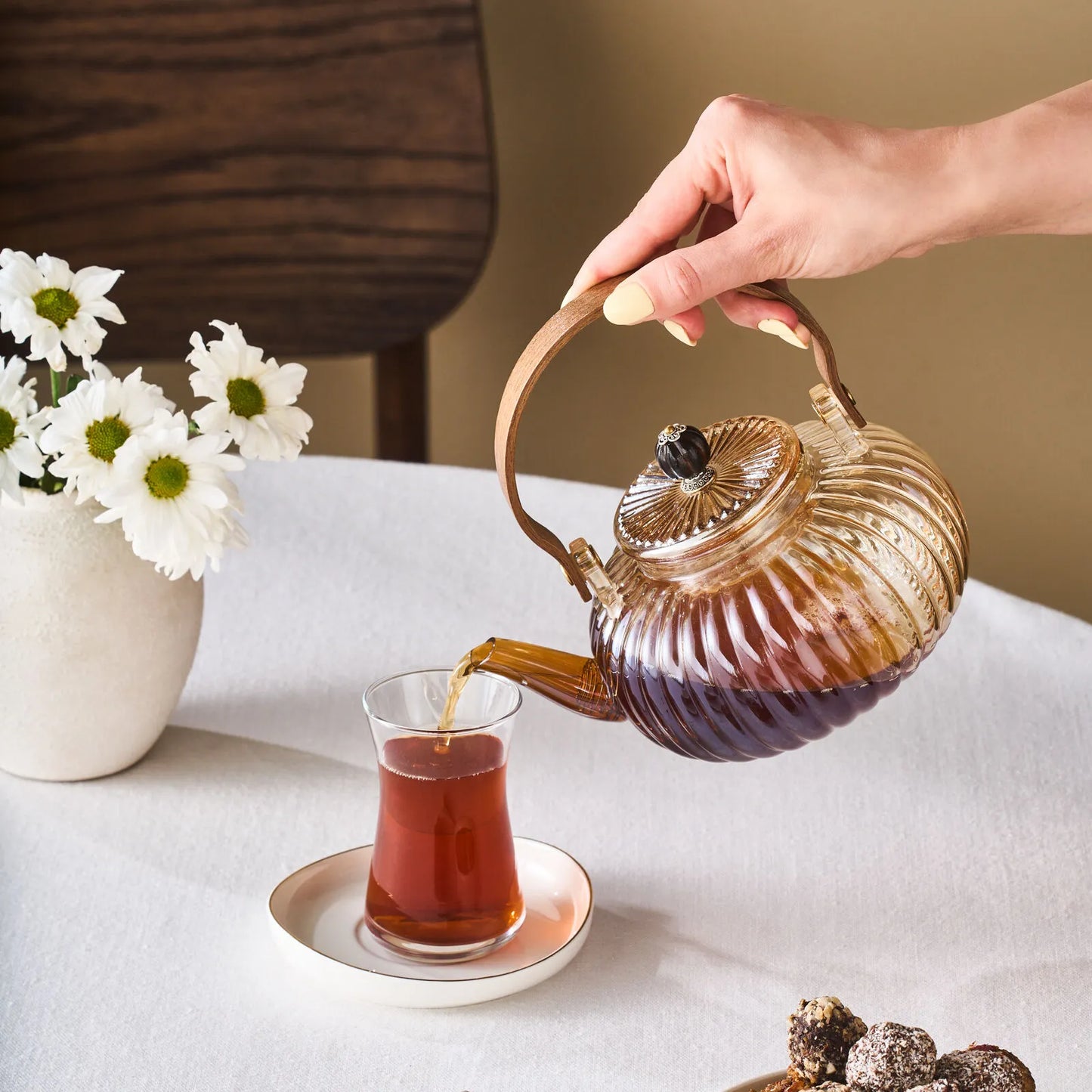 Karaca Hina Borosilikatglas Tekande - 900 ml - Guld/Træ