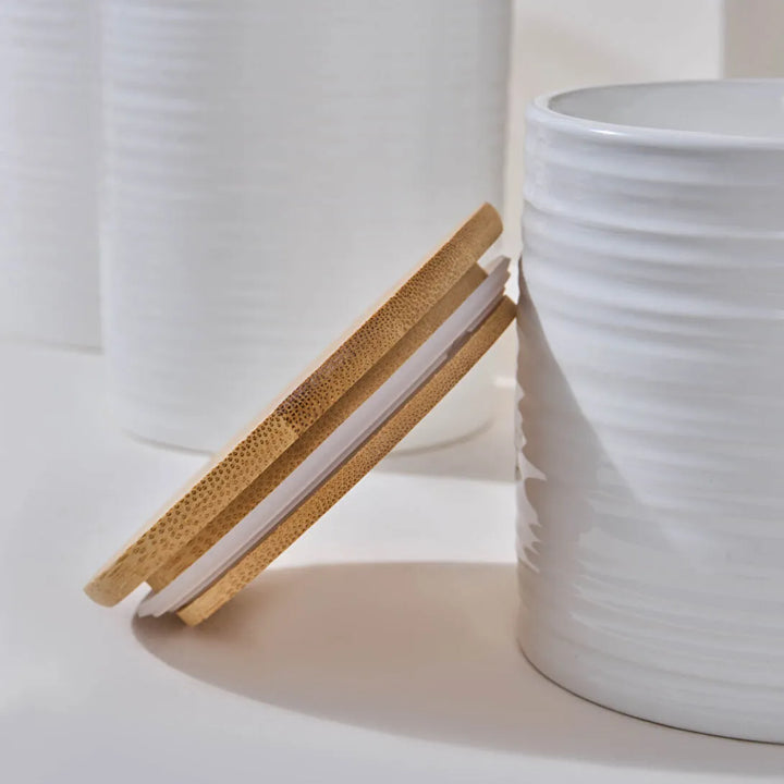 Karaca Hale Krydderisæt m/Vakuumlåg - 8-Dele - Keramik/Træ - Hvid