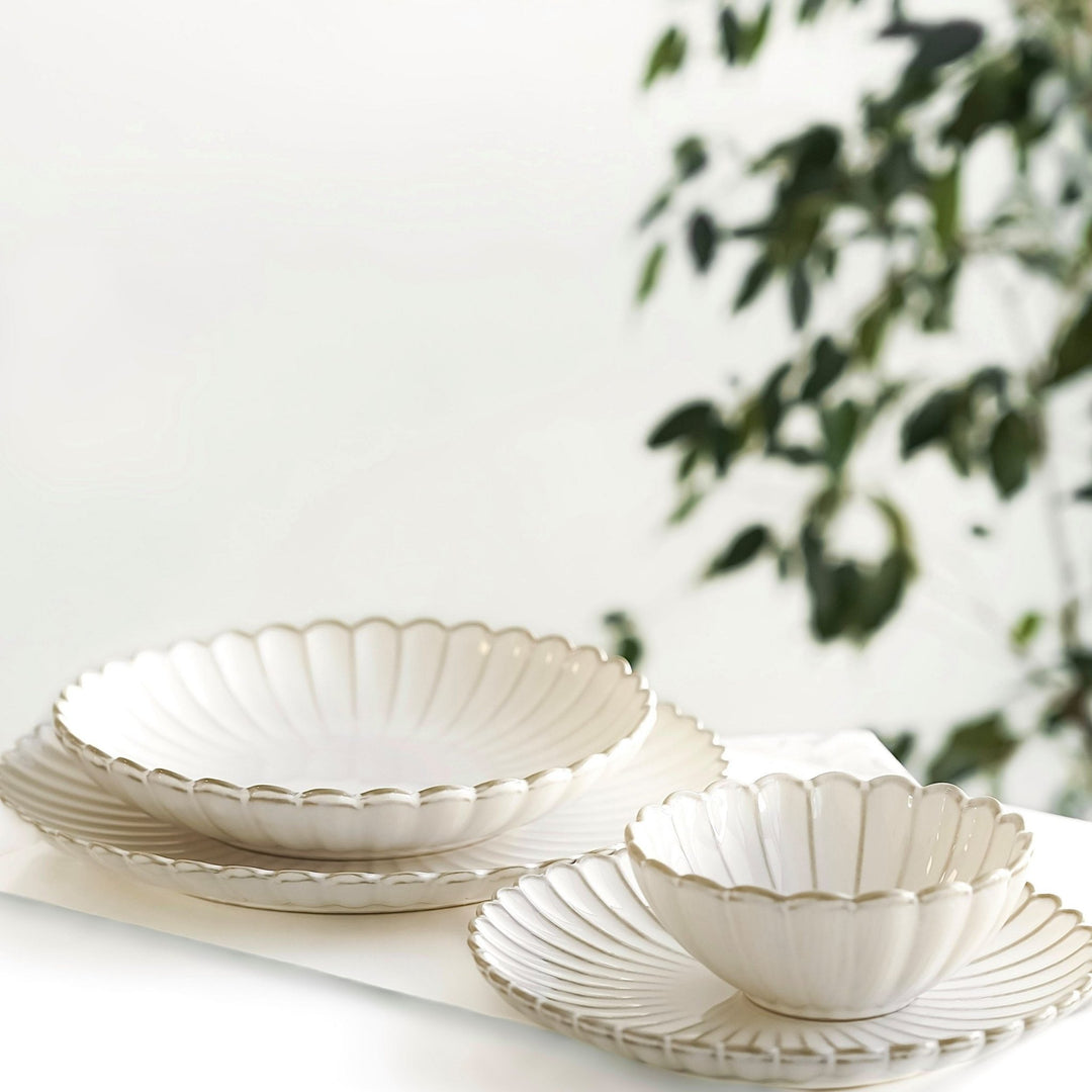 Almina Bloomy Porcelænssæt til 6 personer - 26 dele - Bølget - Creme/Beige - Løven Home