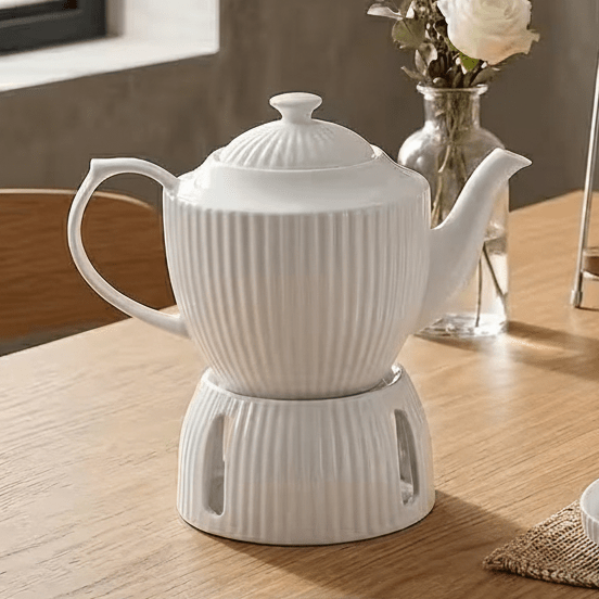 Almina - Borneo tepotte med fyrfadsvarmer - 1 liter | Porcelæn | Råhvid - Løven Home