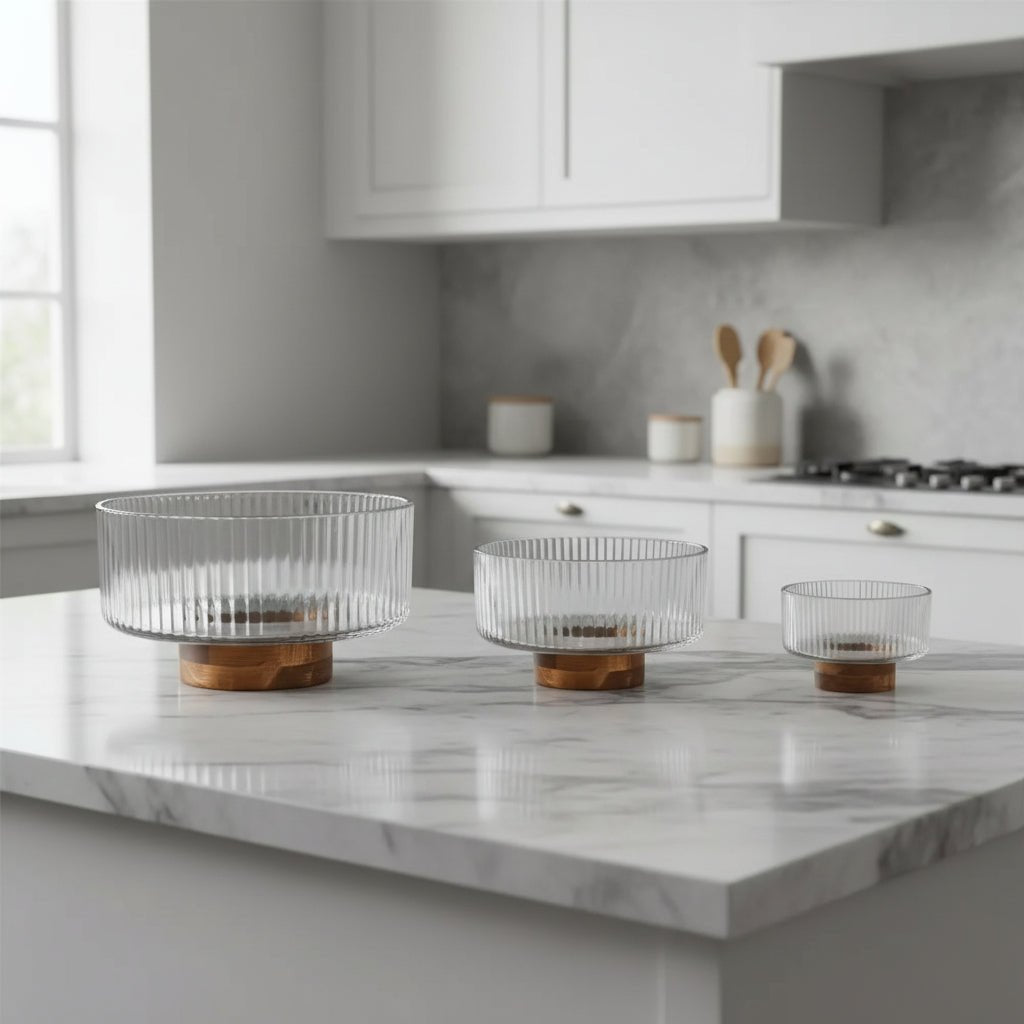 Almina - Terra Bowl Medio glasskål på træfod - Ø14 cm | Glas/akacietræ | Klar/brun - Løven Home