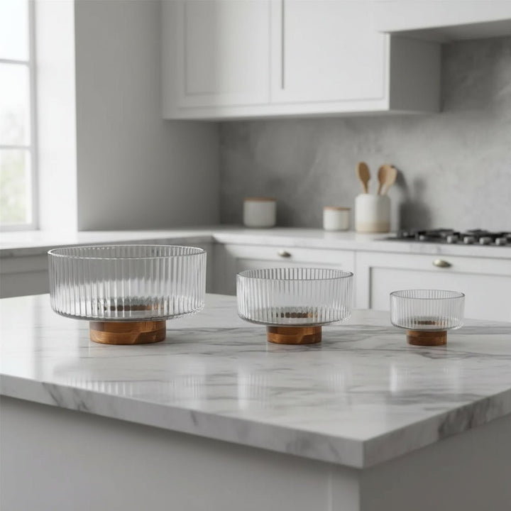 Almina - Terra Bowl Medio glasskål på træfod - Ø14 cm | Glas/akacietræ | Klar/brun - Løven Home