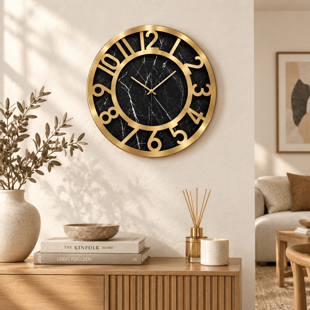 Almina - Vægur - 60 cm | Sort & Guld marmorlook - Løven Home