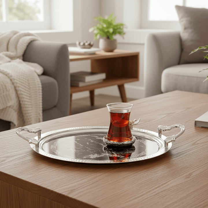 Dalgic Sølvfarvet Serveringsbakke – Rund med Glas (35 cm) - Løven Home