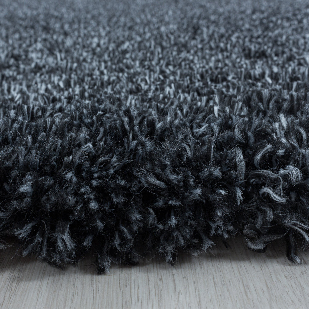 Fluffy Shaggy - Anthracite - Løven Home