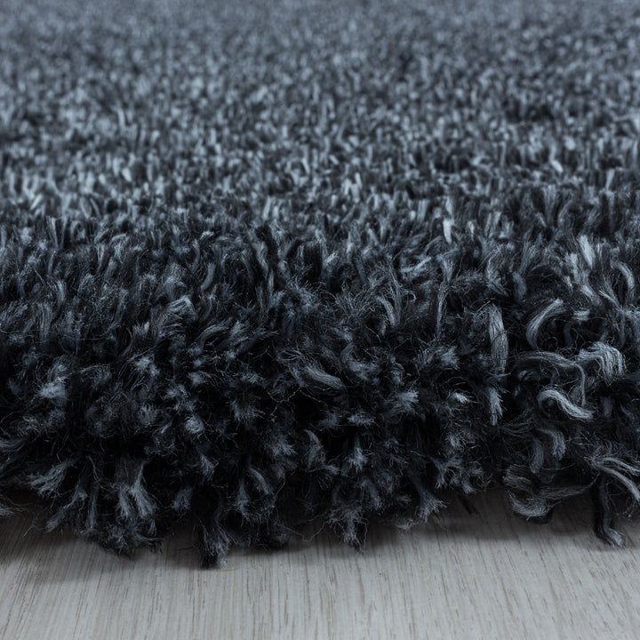 Fluffy Shaggy - Anthracite - Løven Home