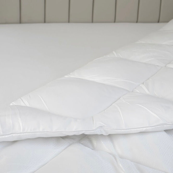 Helårsdyne Polybomuld 195x220 cm Hvid - Pimoliza - Løven Home