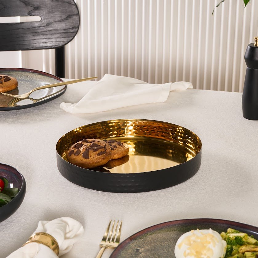 Karaca Arven Dekorativ Bakke – 26 cm - 18/10 Rustfrit Stål - Guld/Sort - Løven Home