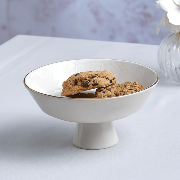 Karaca Calvin Porcelæn Serveringsskål På Fod | Hvid/Guld | 20 cm - Løven Home