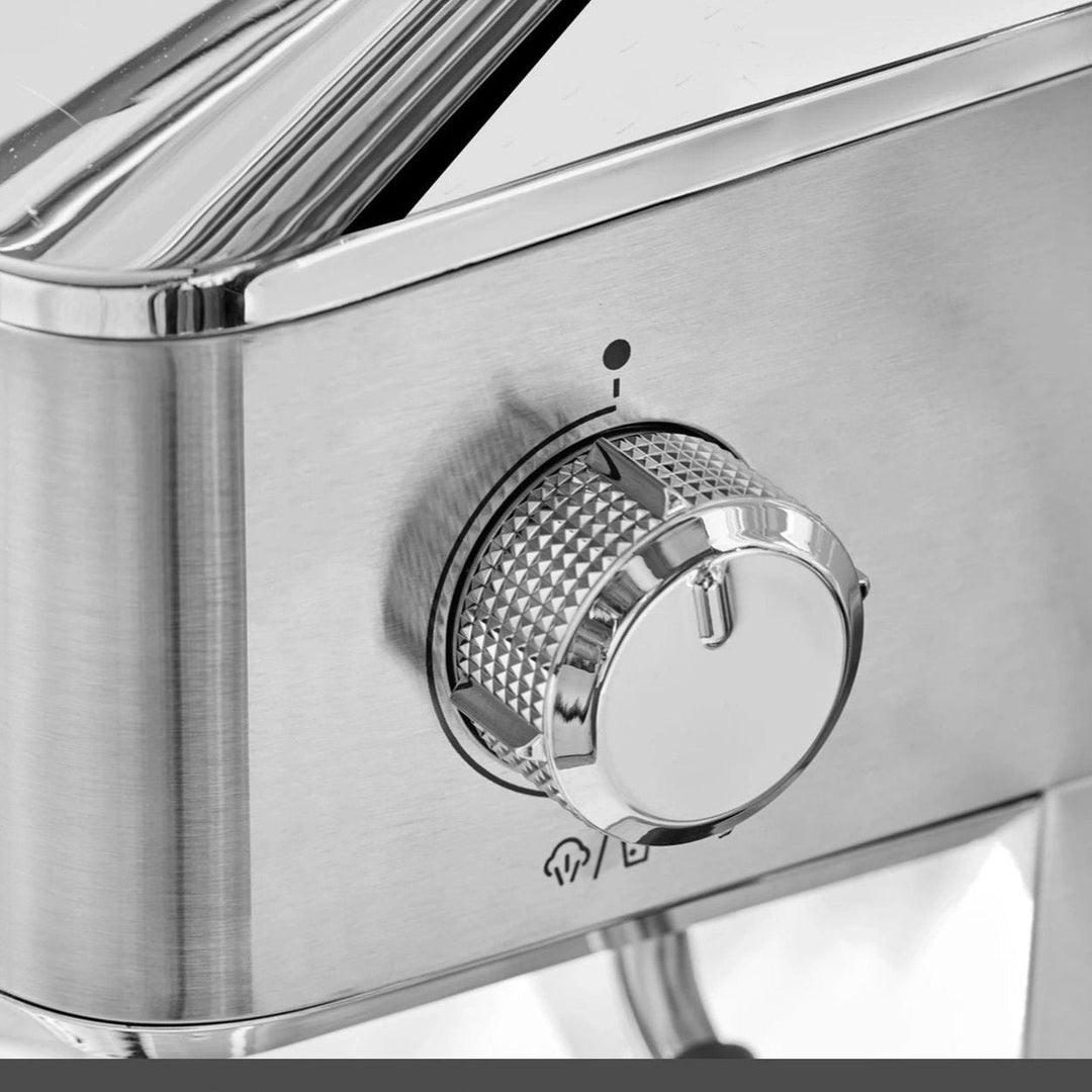 Karaca Coffee Art 1101 Kaffemaskine m/Mælkeskummer, 20 bar tryk, 1,5L 1100W - Løven Home