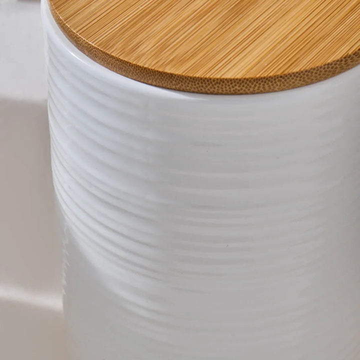 Karaca Hale Krydderisæt m/Vakuumlåg - 8 - Dele - Keramik/Træ - Hvid - Løven Home