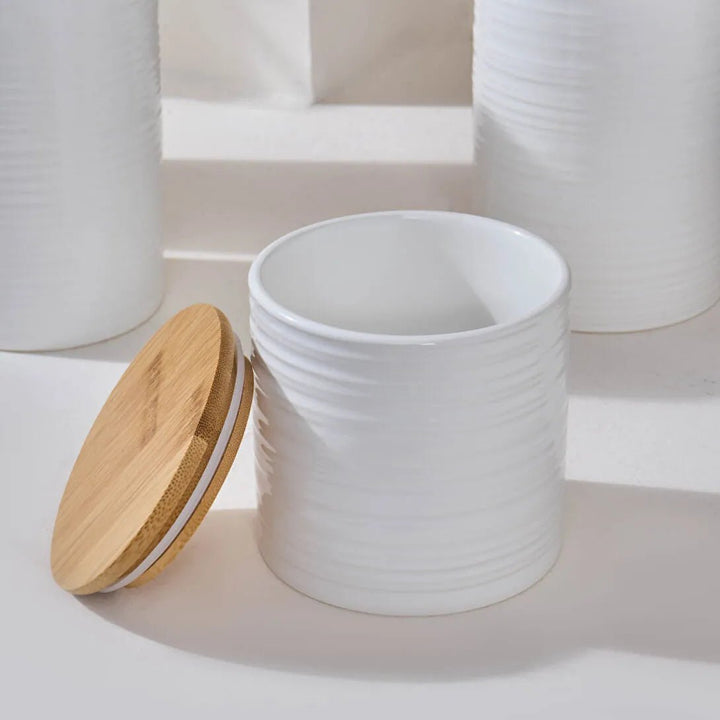 Karaca Hale Krydderisæt m/Vakuumlåg - 8 - Dele - Keramik/Træ - Hvid - Løven Home