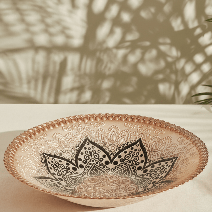 Karaca Home Alshiwa Dekorativ Tallerken – Brun, 33 cm - Løven Home