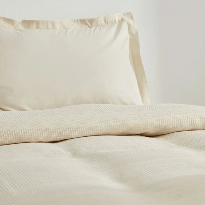 Karaca Home Aurora – Dobbeltseng Sengetæppe 240x260 cm - Krem - Løven Home