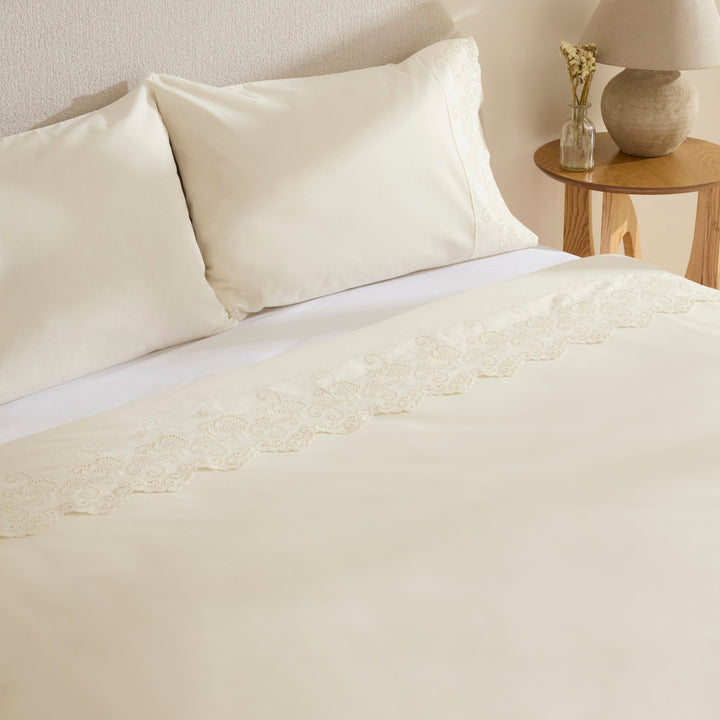 Karaca Home - Avenza broderet dobbelt dynebetræksæt – 200x220 cm | Bomuld | Hvid | 4 dele - Løven Home