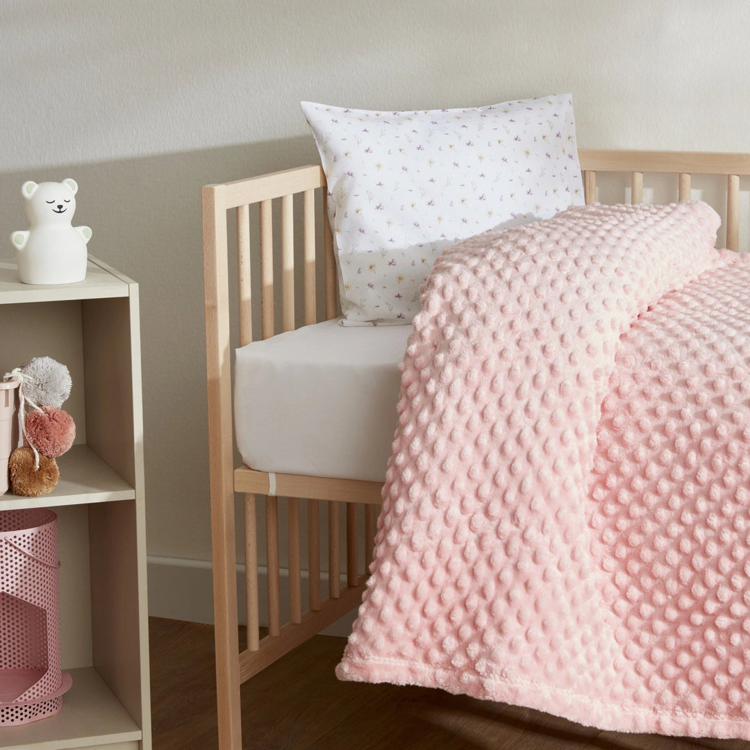 Karaca Home Bebek Lily Tomurcuk - Tæppe – Pink – 90 × 110 cm - Løven Home